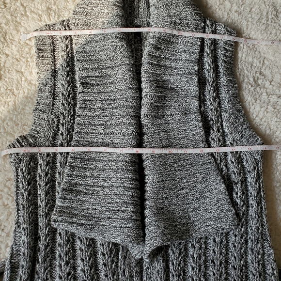 T Tahari long duster sweater wrap vest cable knit - Picture 6 of 6